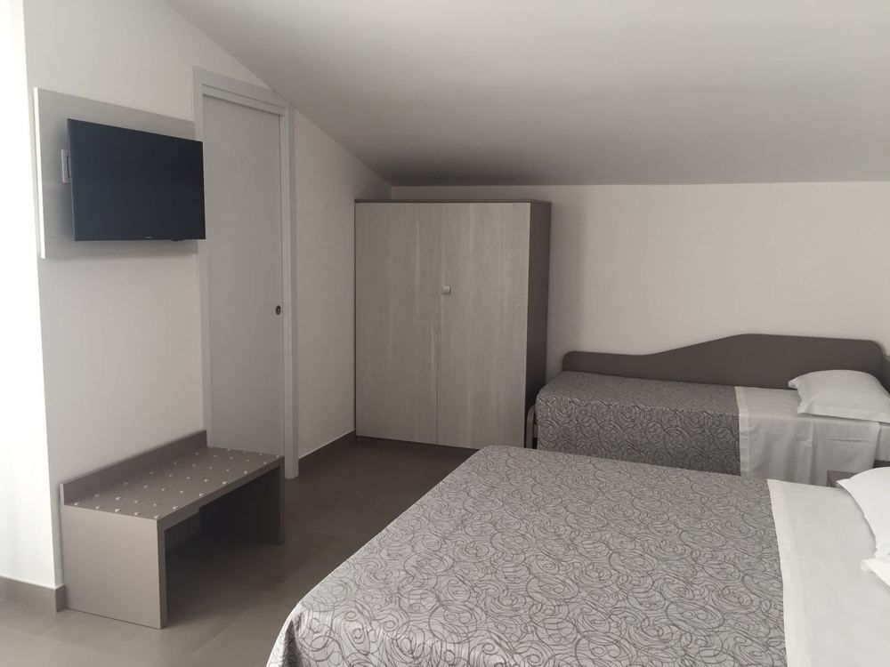 Caravel Hotel 3*